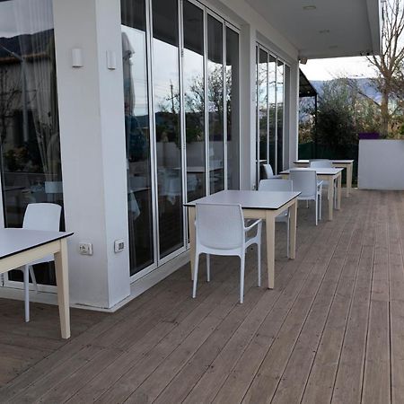 Dolce Italia Hotel Radhima Kültér fotó