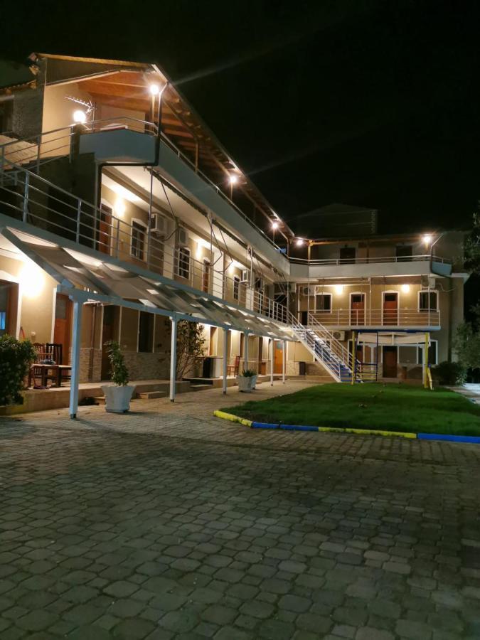 Dolce Italia Hotel Radhima Kültér fotó