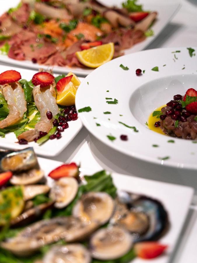 Dolce Italia Hotel Radhima Kültér fotó