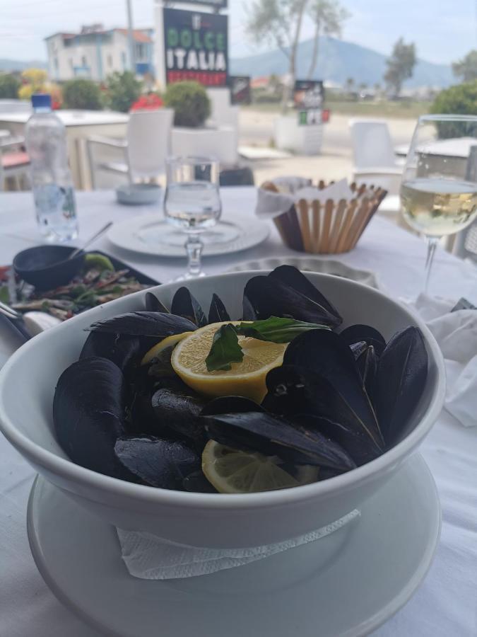 Dolce Italia Hotel Radhima Kültér fotó